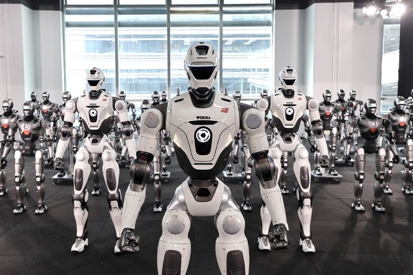 EngineAI、ヒューマノイドロボット「T800」の量産ライン始動。年1万台の生産体制へ | テクノエッジ TechnoEdge
