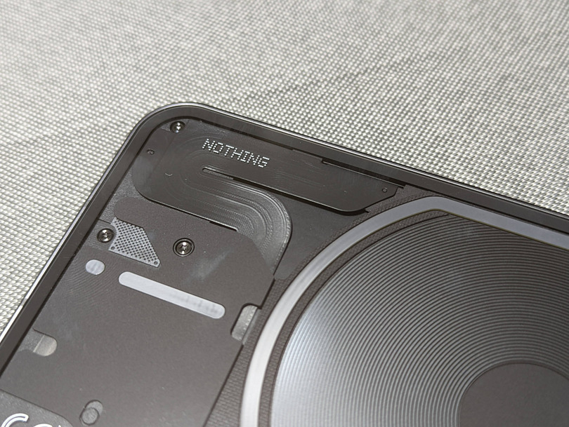 Nothing Phone (1)は8月19日発売、10日予約受付開始。透明な背にLEDが映えるプレミアムミッドレンジ