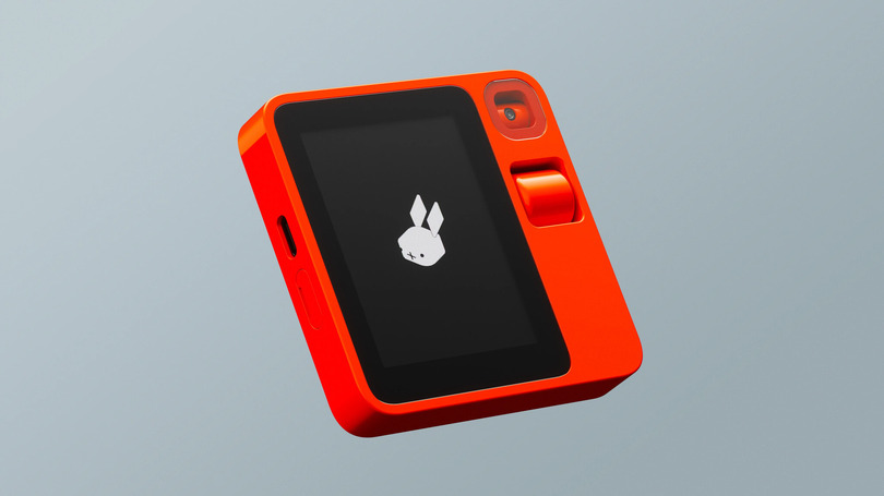 モバイルAI端末rabbit r1発表。ウサギAIがアプリを代わりに操作してくれるコンシェルジュ的デバイス