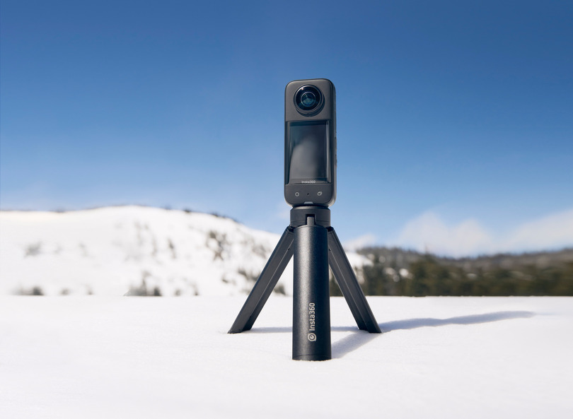 Insta360 X3発表。360度アクションカメラが大型センサやタッチ画面でさらに進化