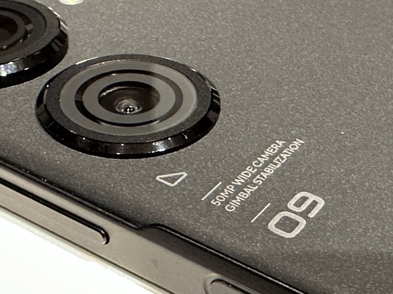 ASUS Zenfone 9発表。片手サイズでゲーミング級性能、6軸ジンバルカメラ搭載のSIMフリースマホ