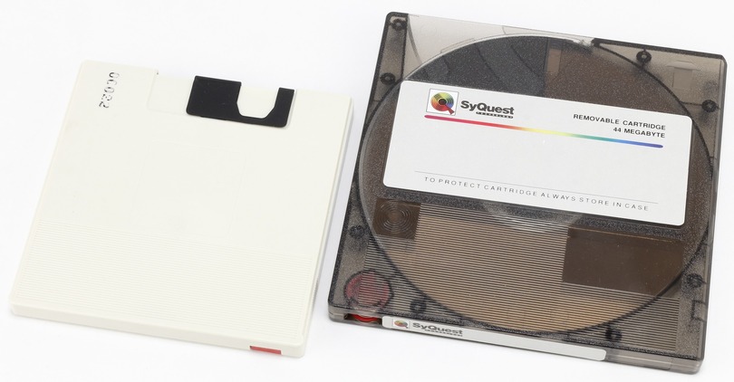 SyQuestの名を広く知らしめたリムーバブルHDD「SQ400」（44MB、1988年頃～）：ロストメモリーズ File011