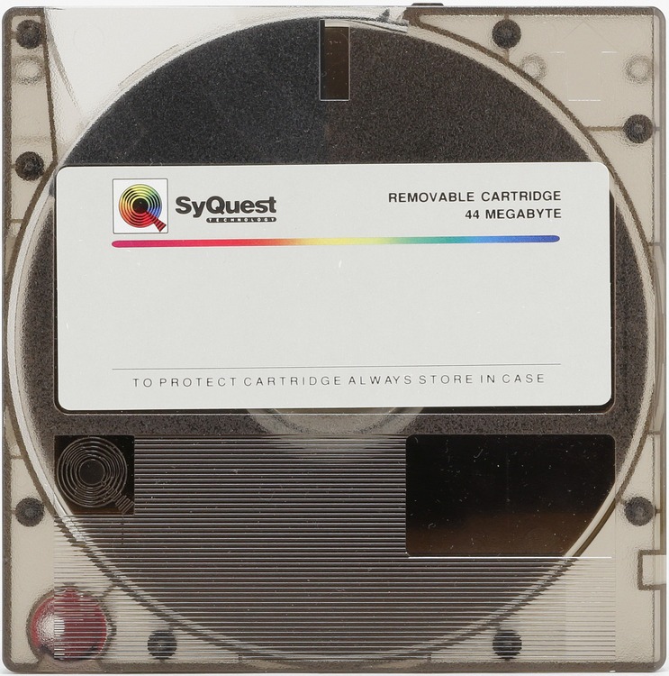 SyQuestの名を広く知らしめたリムーバブルHDD「SQ400」（44MB、1988年頃～）：ロストメモリーズ File011