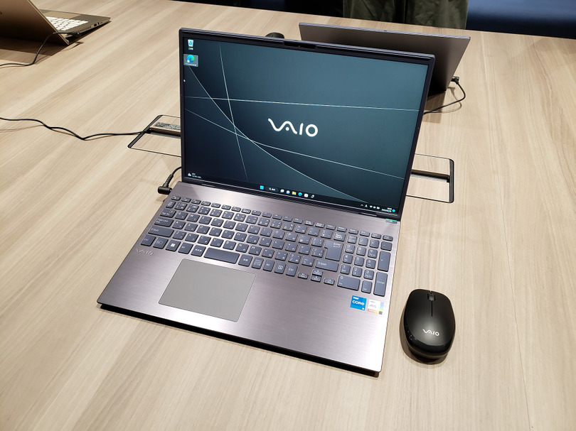 VAIO F14 / F16発表「愛される定番」目指す新機軸スタンダードノートPC