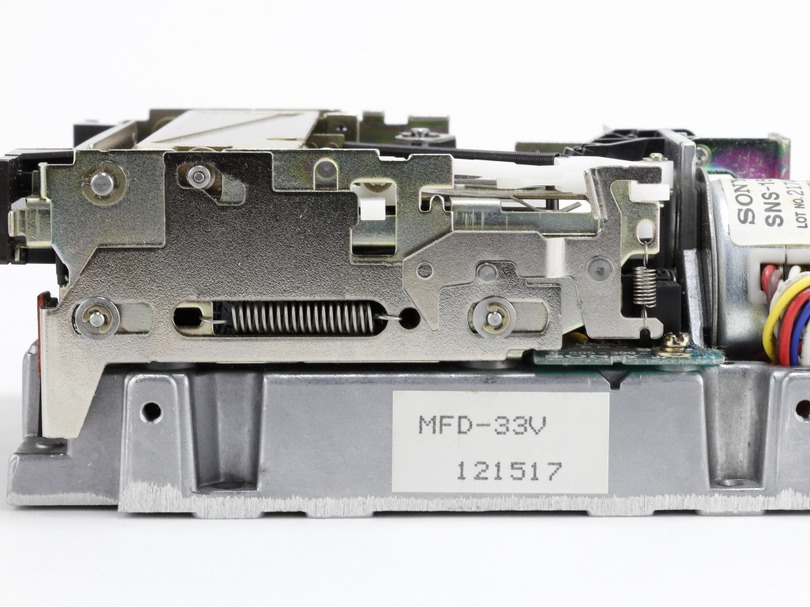 PCやワープロで広く採用、汎用性が高かった3.5インチFDD「OA-D33V」（500KB、1984年頃～）：ロストメモリーズ File016