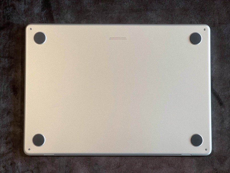 Apple M2 MacBook Air レビュー。ファンレス設計の影響と限界を実機で探る（本田雅一）