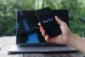 アップル、iPhoneへの対話型AI「Gemini」導入をGoogleと協議中(Bloomberg報道) 画像