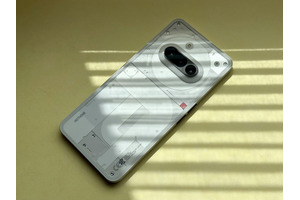 Nothing Phone (3a)がeSIM搭を搭載して日本上陸。Essential Keyのエッセンシャルってアレ? 楽天モバイル専用カラーも(スマホ沼) 画像