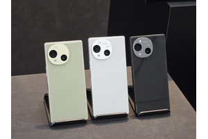 シャープ「AQUOS R10」発表。“自然に働くAI”をハカセと体験（スマホ沼） 画像