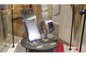 ウン100万円のスマートフォンに心がグラッと来てしまう（スマホ沼） 画像