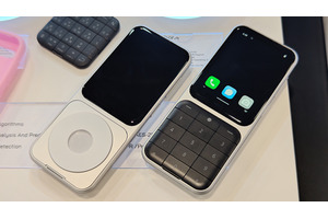 キーパッドがiPod風になるモジュール式ガラホをCESで発見（スマホ沼） 画像