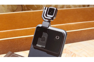 カード型からジンバル内蔵まで、CESで見つけた変態スマホ（スマホ沼） 画像