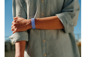 Google、約5gで1週間駆動のFitbit Air発表。Geminiが健康アドバイスするAIコーチを提供、Google Healthアプリに集約 画像