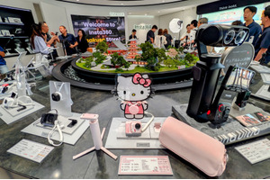 JK型の巨人、浅草に襲来。Insta360旗艦店がオープン　フルラインナップ試せる拠点、Antigravity A1ドローン「飛行エリア」も 画像