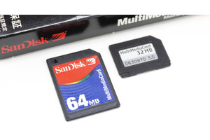 SDカードの元になった小型フラッシュメディア「マルチメディアカード」（2MB～、1997年頃～）：ロストメモリーズ File008（再掲） 画像