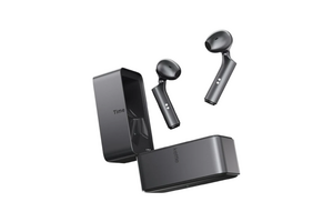 サブスク不要のAI通訳イヤホンTimekettle W4 Plus、初日30%オフで予約開始　相手に渡せる左右分割スタイル、文字起こしや議事録生成も無料 画像