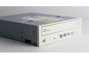 プレクスターが自社開発した最後のDVD±R/RWドライブ「PX-760A」（2006年頃～）：ロストメモリーズ File010（再掲） 画像
