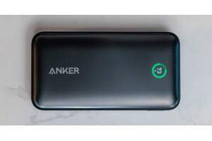 3ポート出力でコンパクト、電池残量の％表示もできるモバイルバッテリーAnker Power Bank (10000mAh, 30W)を買いました：編集部買い物日記（仮） 画像