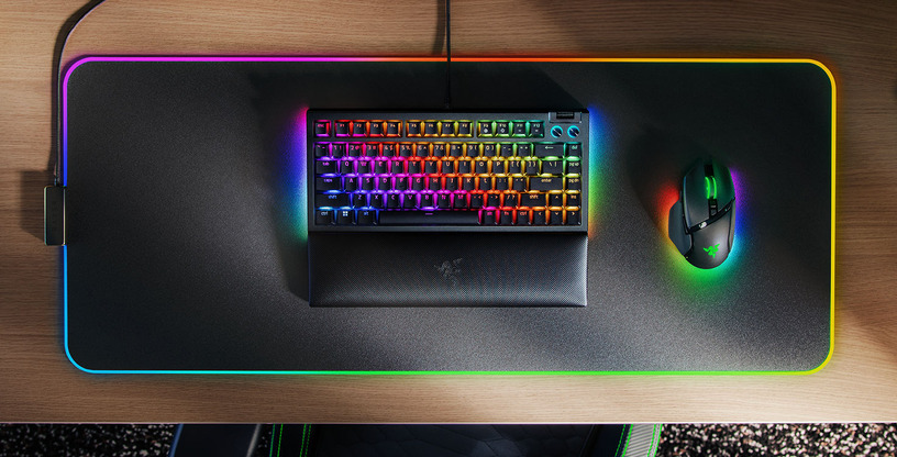 Razer BlackWidow V4 75%発売。省スペースでホットスワップ対応のゲーミングキーボード 画像