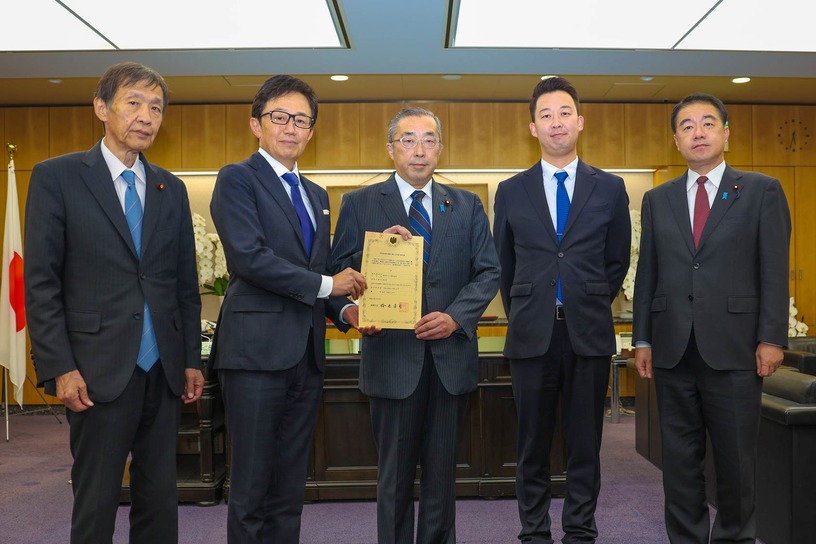 楽天モバイルが悲願のプラチナバンド獲得。乗り越えるべき課題も山積(石野純也) 画像