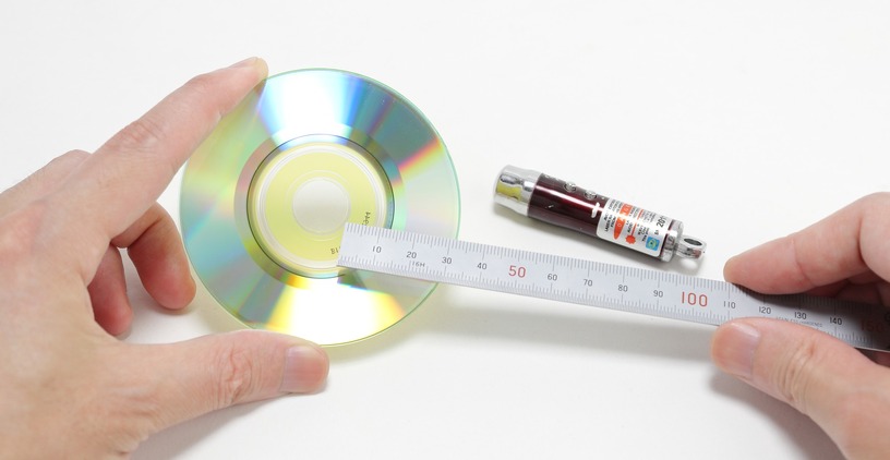 「高密度8センチCD-R」は本当に高密度なのか?定規とレーザーポインターで測ってみた:#てくのじ何でも実験室 画像