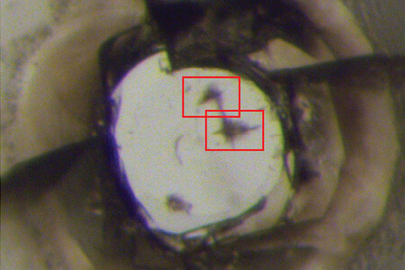 ダイヤモンドに匹敵する超硬物質の合成に初成功。超高圧・高温で形成、常温・常圧でも性質を維持 画像