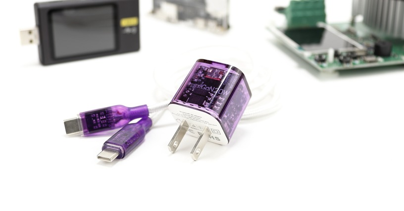 スケルトン仕様がレトロな 「re:colors(リ・カラーズ)」のUSB充電器とケーブルをチェックしてみた。テクノエッジ購買部で販売中:#てくのじ何でも実験室 画像