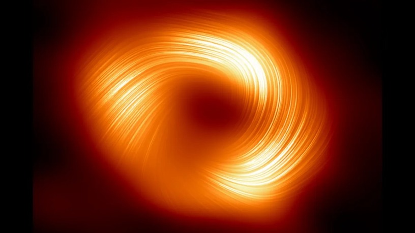 天の川銀河の中心にある超大質量ブラックホールの磁場の様子を捉えた画像公開。電波ジェットの放出にも可能性 画像