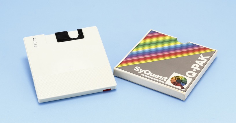 リムーバブルHDDで一時代を築いたSyQuestの初代「Q-PAK」（容量6.38MB・1982年頃～）：ロストメモリーズ File005 画像
