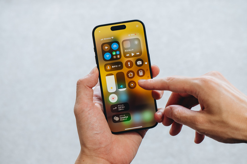 iOS 18はコントロールセンターも便利な新機能追加。ボタン位置やサイズ変更、ページ追加などカスタマイズのしかたを解説(iPhone Tips) 画像