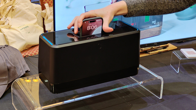 バッテリーが2秒で満充電感覚の充電トースター「Swippitt」がキニナル(スマホ沼) 画像