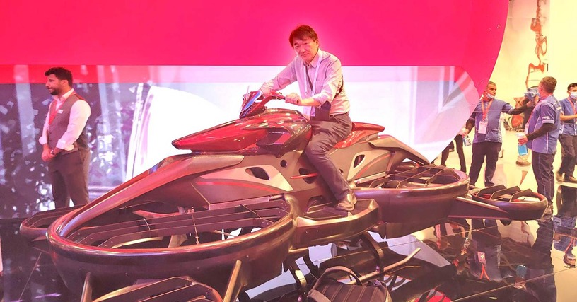 空飛ぶクルマから8K立体映像、3Dプリント電動バイクまで。ドバイGITEX2022で見た10年後の未来（山根康宏） 画像