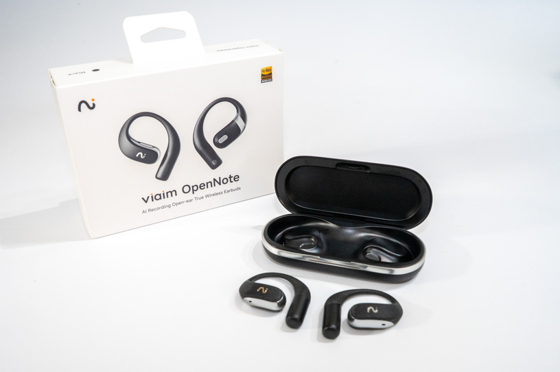オープンイヤーで周囲の音を聞きながら録音できるAIイヤホン「viaim OpenNote」予約開始 画像