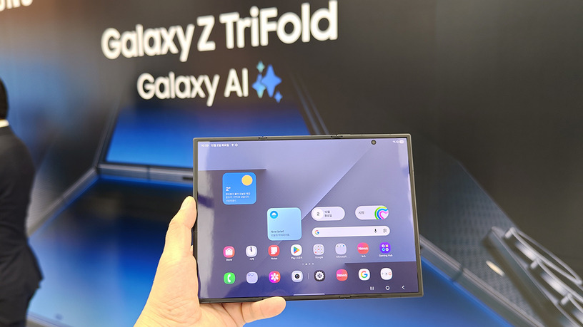 サムスンの3つ折りスマホ「Galaxy Z TriFold」実機を触ってきた（スマホ沼） 画像