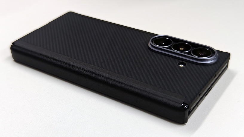 38万円のGalaxy Z TriFoldを守る究極のケースをようやく発見（スマホ沼） 画像