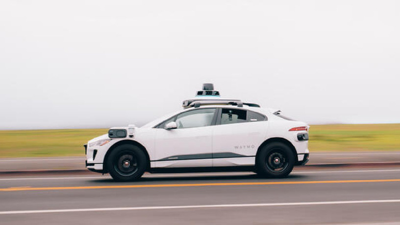 Waymo、ロボタクシーの性能向上のために仮想の「人間ドライバー行動モデル」を開発 画像