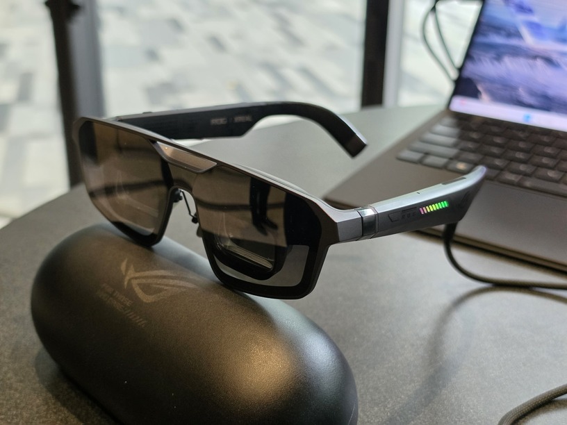 ゲーミングARグラスASUS ROG XREAL R1、14万円で国内発売　世界初240Hz対応、限定300台の予約特典でXREAL Eyeとマウス付属 画像