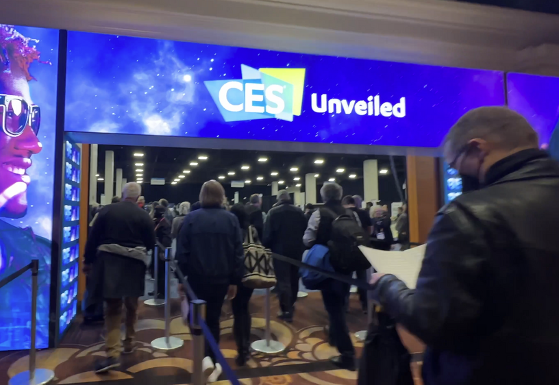 「エア・ギア」インスパイアの電動インラインスケートをこわごわ体験(CES 2023動画レポート) 画像