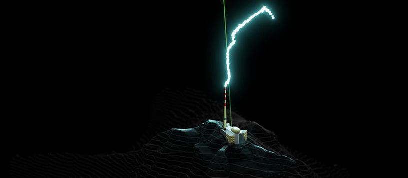 レーザーで落雷を誘導する「レーザー誘雷」が実証実験に成功 画像