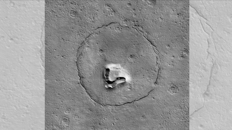 NASA、火星にクマの顔(のように見える地形)発見🐻 画像