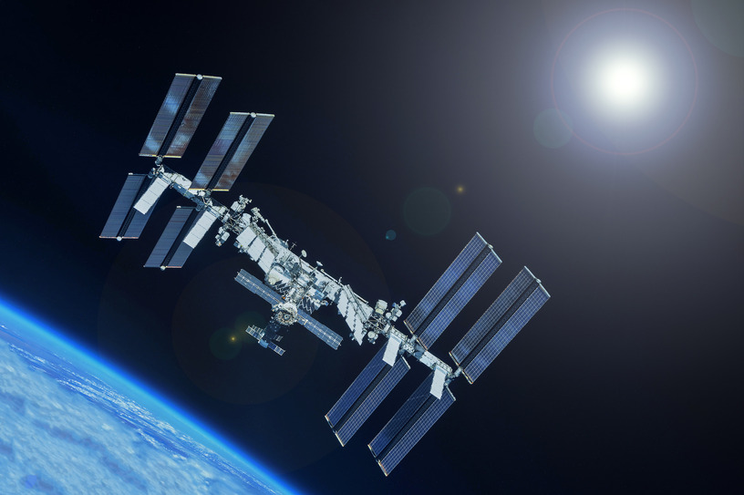 国際宇宙ステーションISS、人工衛星との衝突回避のため約376秒間のスラスター噴射 画像
