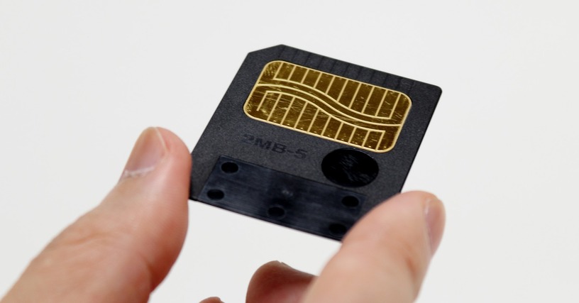 コロンブスの卵的な発想で低コスト化を実現した「スマートメディア(5V)」(容量0.5MB/2MB/4MB・1996年頃~):ロストメモリーズ File002 画像