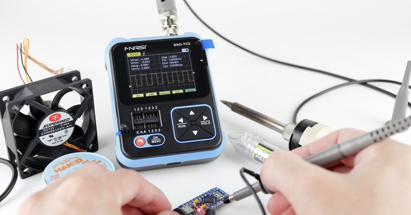オシロスコープ、発振器、部品テスター+αが1台に。「DSO-TC3」はエンジョイ派の電子工作勢におすすめな便利計測器でした:#てくのじ何でも実験室 画像