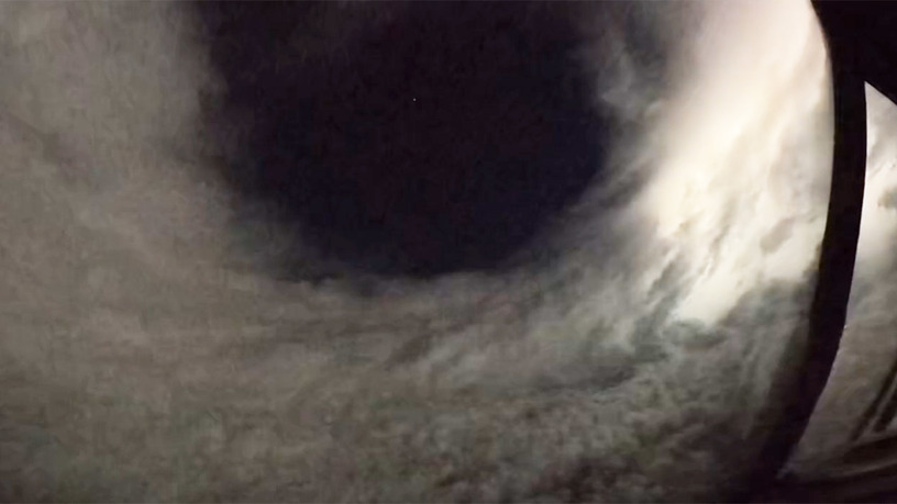 【動画】米空軍、巨大ハリケーンの「目」に突入し内部を撮影。「スタジアム効果」も確認 画像