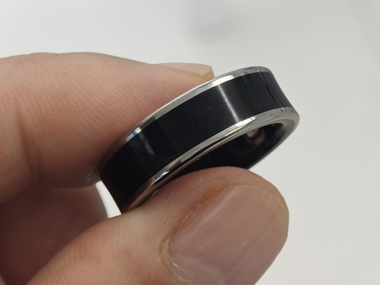 チタン＆ブラックがカッコいいGalaxy Ringの新色にしびれる（スマホ沼）
