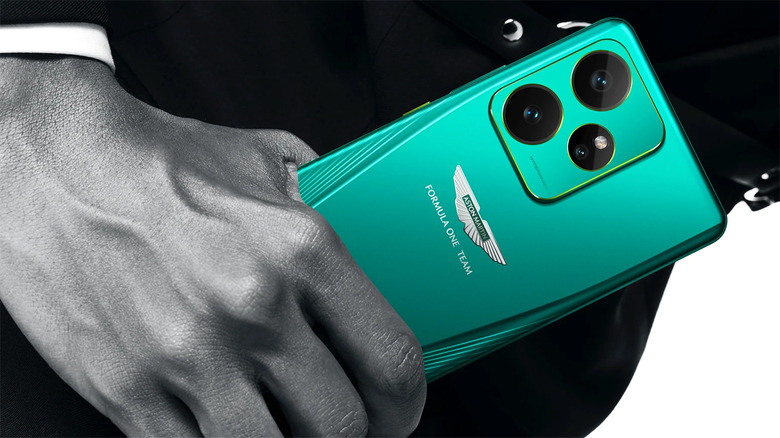 アストンマーチンとのコラボした緑のスマホ「realme GT 7」がハイエンド仕様で羨ましい（スマホ沼）
