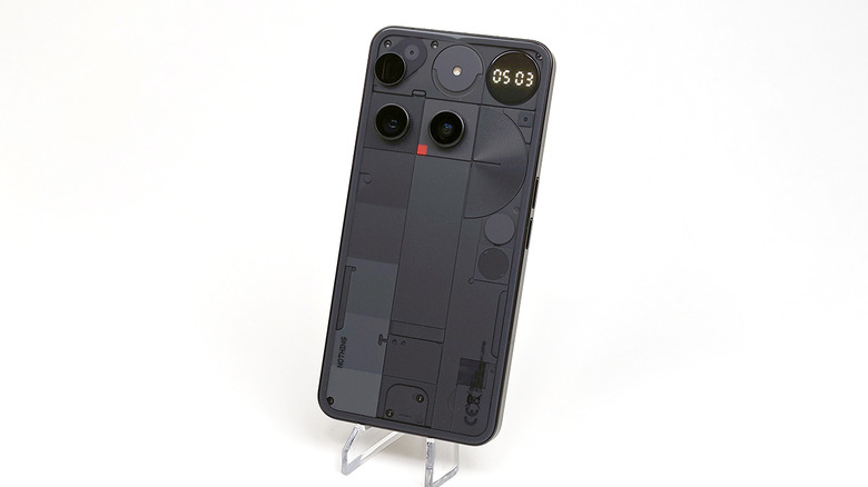 Nothing Phone (3) 実機レビュー。遊べるGlyph Matrix＆夜景もバッチリな高性能カメラ（スマホ沼）