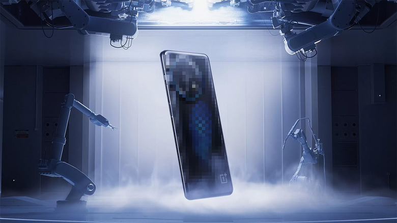 ハカセが選ぶ今年最も革新的だったスマホは世界初のあの機能を搭載：スマホ“裏”アワード2025