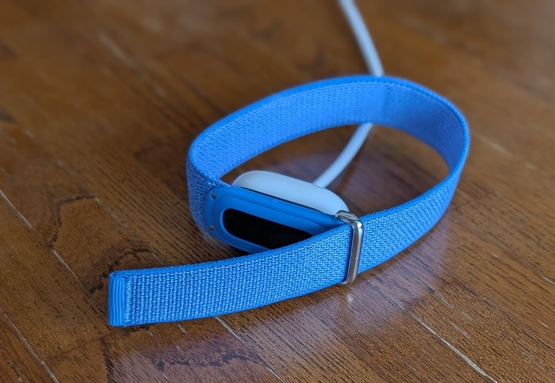 健康目指すひとびとのFitbit Air、Pixel Watchといっしょに手首に巻いて使ってみました（Google Tales）