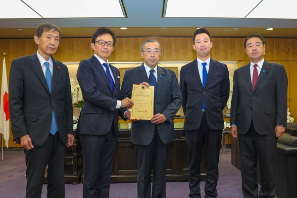 楽天モバイルが悲願のプラチナバンド獲得。乗り越えるべき課題も山積（石野純也） 画像